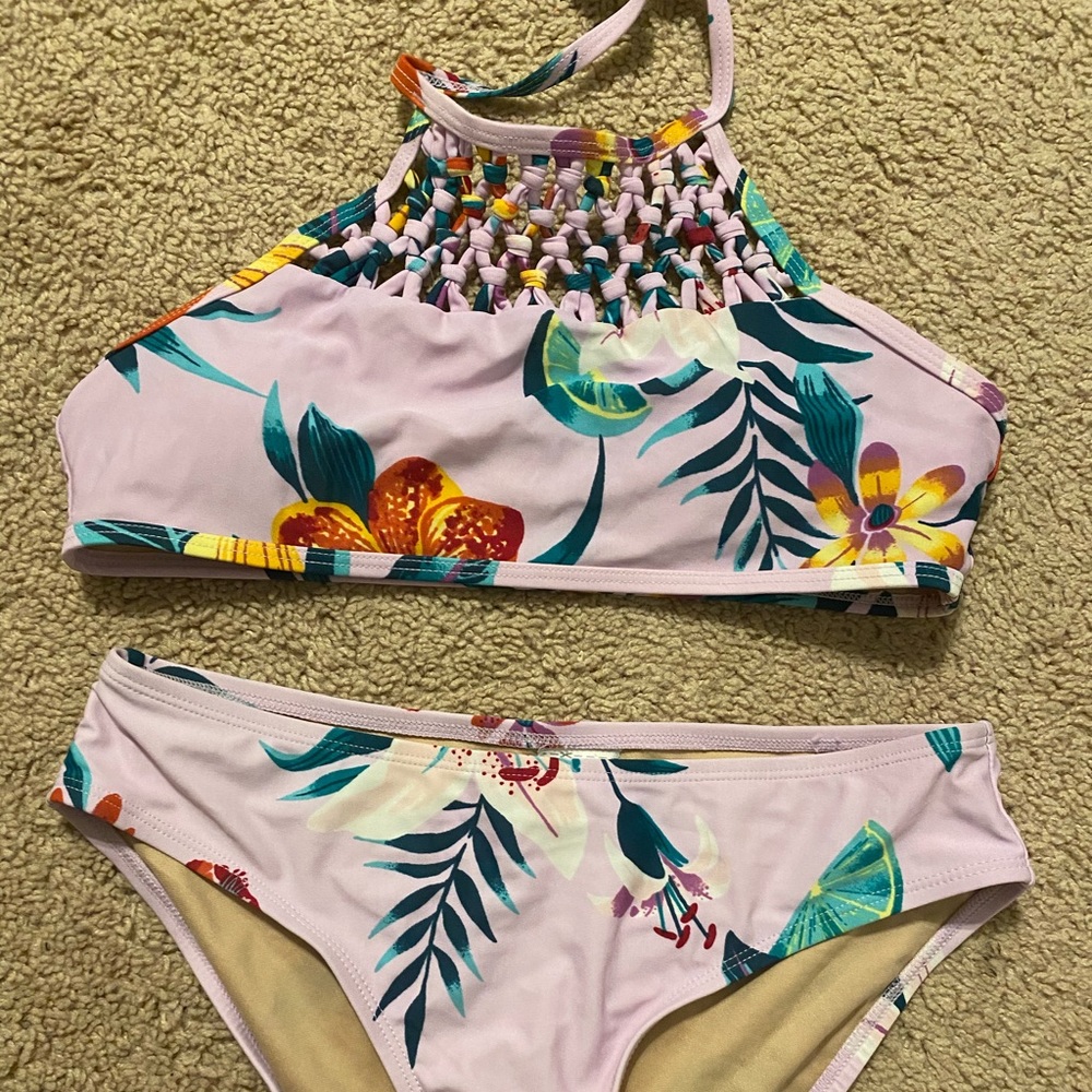 girls bathing suit